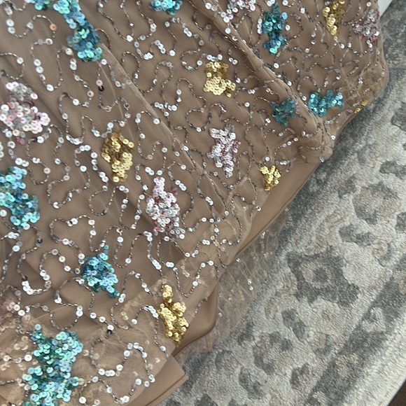 MAC DUGGAL SEQUIN DRESS SIZE 4 - Picture 4 of 7